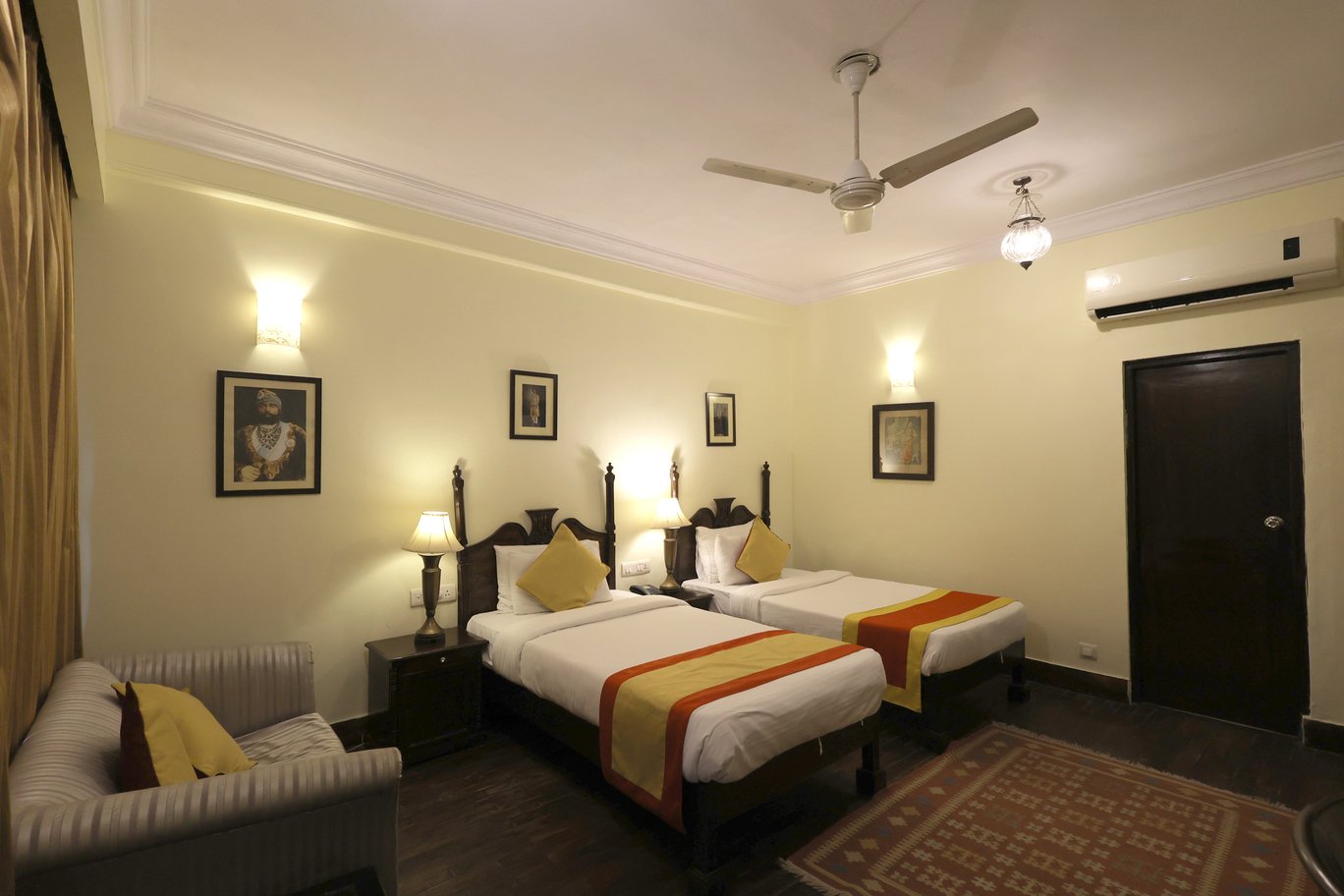 Heritage Classic Room (2)